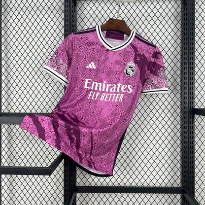 Maillot Real Madrid foot concept rose 2025 2026