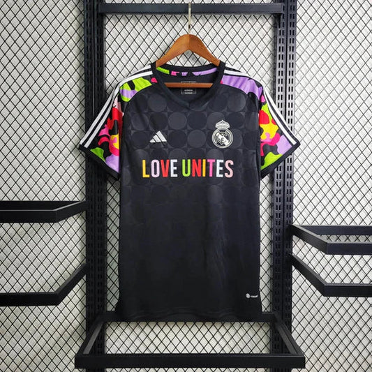Maillot Real Madrid 2024 Édition « Love Unites »
