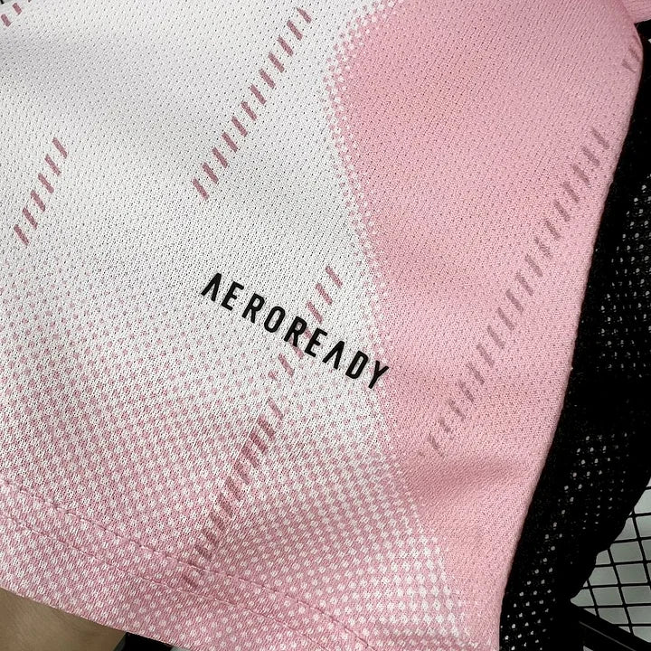 Maillot Real Madrid Edtion Spécial Rose 24/25