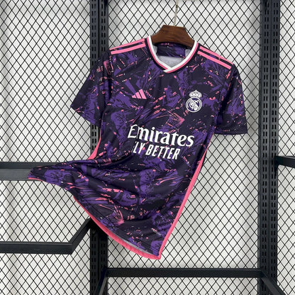 Maillot Real Madrid foot concept rose 2024 2025