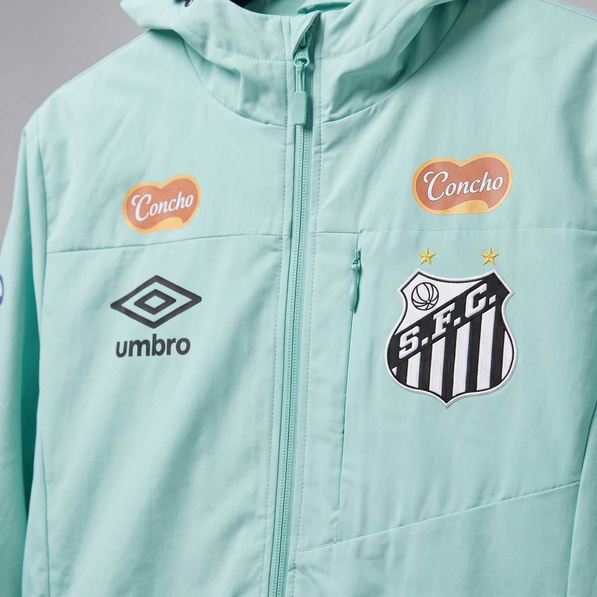 Veste Santos vert 2025/2026 – détail du logo